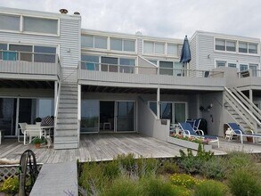 539 Dune Rd in Westhampton Beach, NY - Building Photo - Building Photo