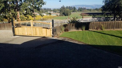 1020 Stony Glen Ln in Cotati, CA - Building Photo - Building Photo