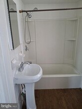 212 E Broad St in Burlington, NJ - Foto de edificio - Building Photo