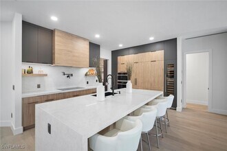 1677 Northgate Dr in Naples, FL - Building Photo - Building Photo
