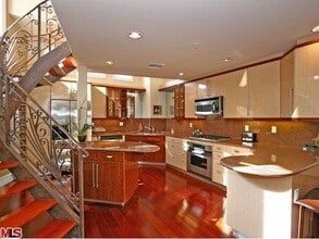 933 15th Street, Unit A in Santa Monica, CA - Building Photo - Building Photo