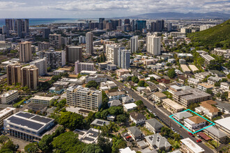 1542 Thurston Ave in Honolulu, HI - Building Photo - Building Photo