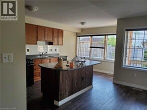 47 Garth Massey Dr in Cambridge, ON - Building Photo - Building Photo