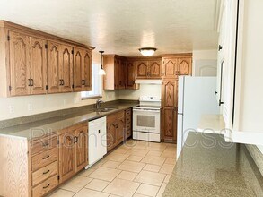 6634 S 2700 W in West Jordan, UT - Building Photo - Building Photo