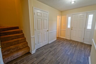 2354 Gregory Dr in Tallahassee, FL - Foto de edificio - Building Photo