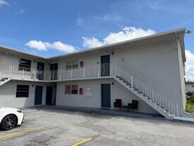 1685 W 41st St in Hialeah, FL - Building Photo