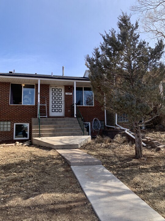 1357 N 17th St in Laramie, WY - Foto de edificio