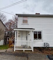 474 Spang Ave in Leechburg, PA - Building Photo