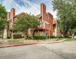 9809 Walnut St, Unit e302 in Dallas, TX - Building Photo