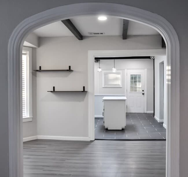 114 Yates St in Mount Vernon, TX - Building Photo - Building Photo