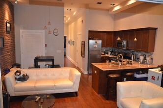 617 Bloomfield St-Unit -2 in Hoboken, NJ - Building Photo - Building Photo