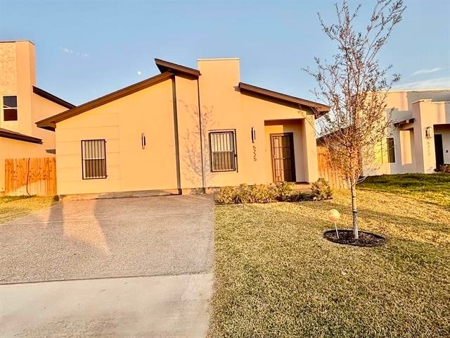 property at 5225 Anacahuita Dr
