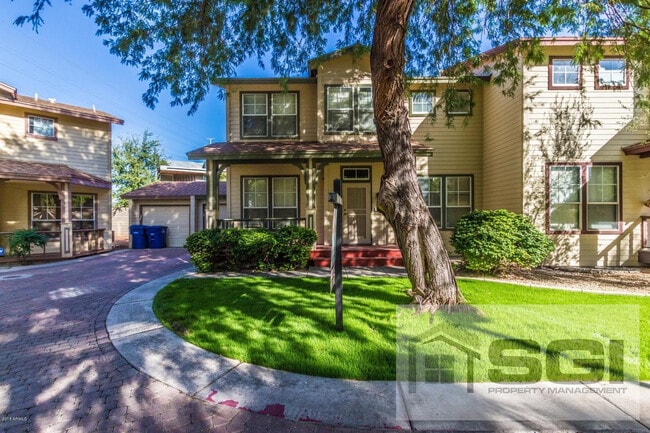 property at 942 S Ash Ave