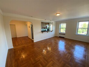 1 S Broadway in White Plains, NY - Building Photo - Building Photo