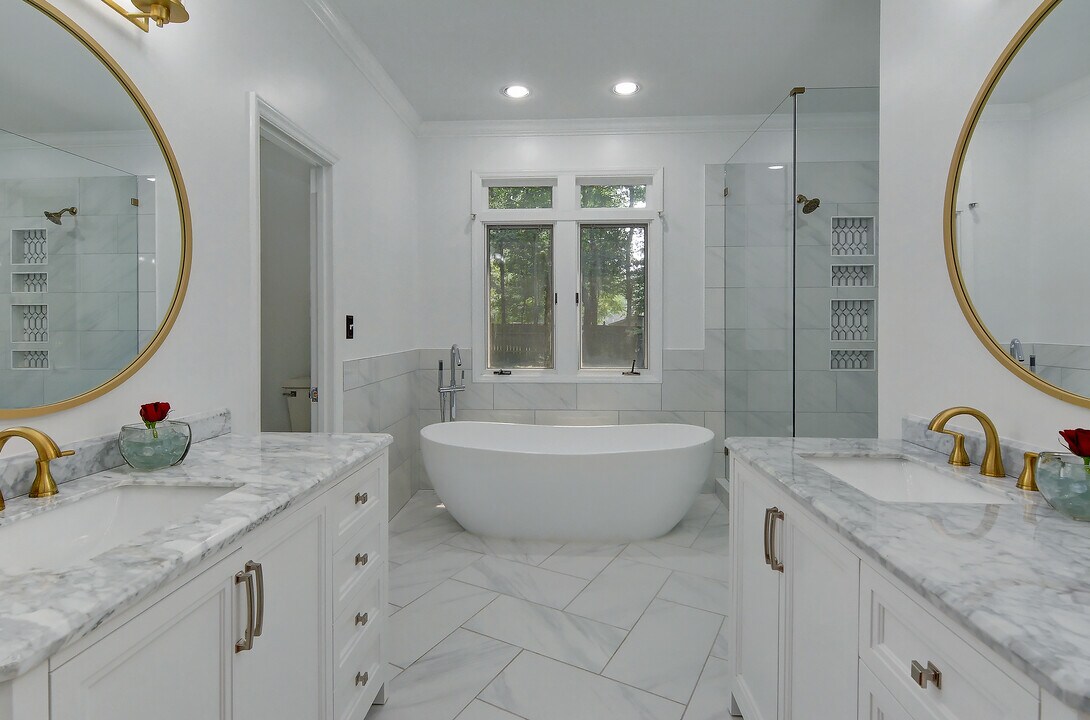 801 Brightwood Ln in Matthews, NC - Building Photo