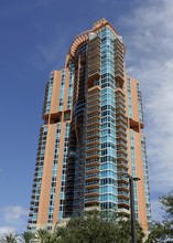 Portofino Tower in Miami Beach, FL - Foto de edificio - Building Photo