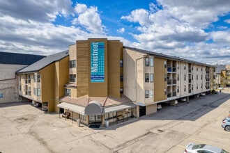 Cedarbrae Manor in Calgary, AB - Building Photo - Building Photo