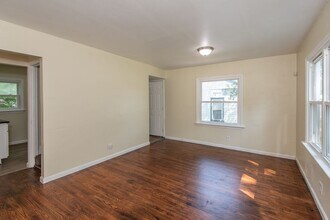 6325 Jefferson Ave in Berkeley, MO - Building Photo - Building Photo