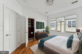 4410 Longfellow St in Hyattsville, MD - Foto de edificio - Building Photo