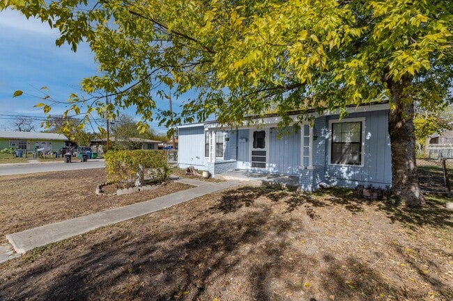 875 Plainview Dr in San Antonio, TX - Building Photo - Building Photo