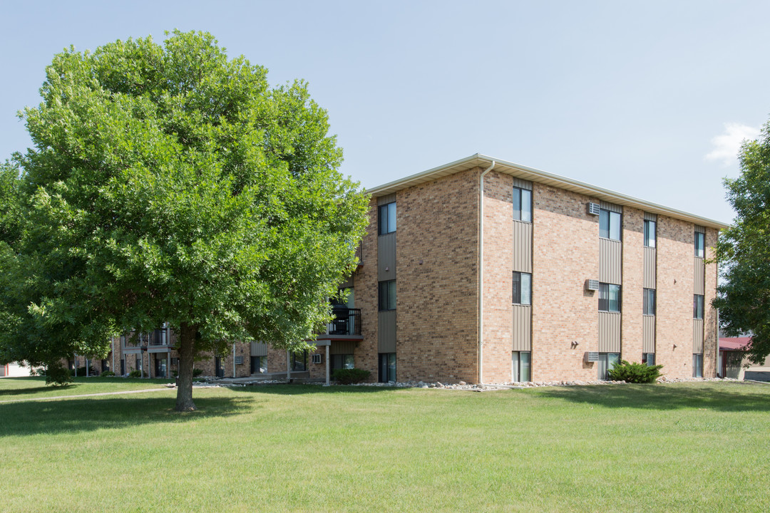 1602 47th St S in Fargo, ND - Foto de edificio