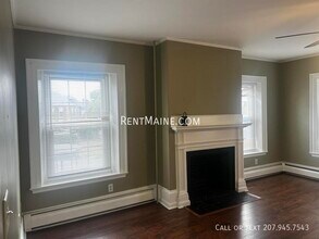 62 High St, Unit 3 in Bangor, ME - Building Photo - Building Photo