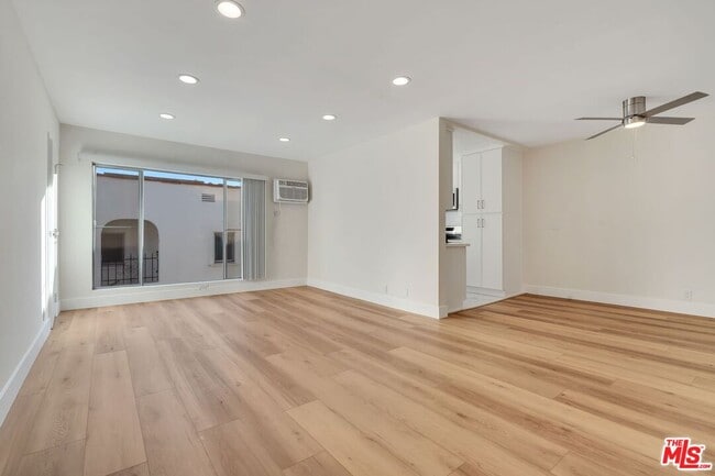 property at 220 S Gale Dr