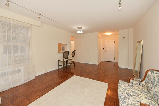 5 Roosevelt Pl, Unit 1F in Montclair, NJ - Building Photo - Building Photo