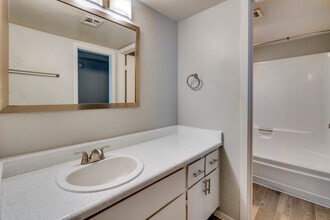Summers Point Apartments in Glendale, AZ - Foto de edificio - Interior Photo
