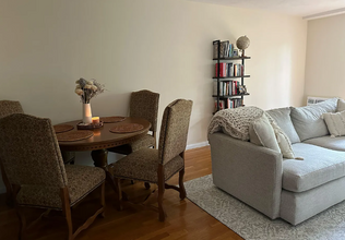 30 Fuller St, Unit 303 in Brookline, MA - Foto de edificio - Building Photo
