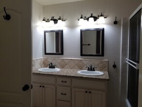 5325 Surfrider Way in Oxnard, CA - Building Photo - Building Photo