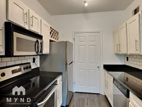 4333 Dunwoody Park in Dunwoody, GA - Building Photo - Building Photo