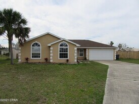 7302 Rodgers Dr in Panama City, FL - Building Photo