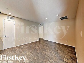 11438 N 44th Ave, Unit 2206 in Glendale, AZ - Foto de edificio - Building Photo