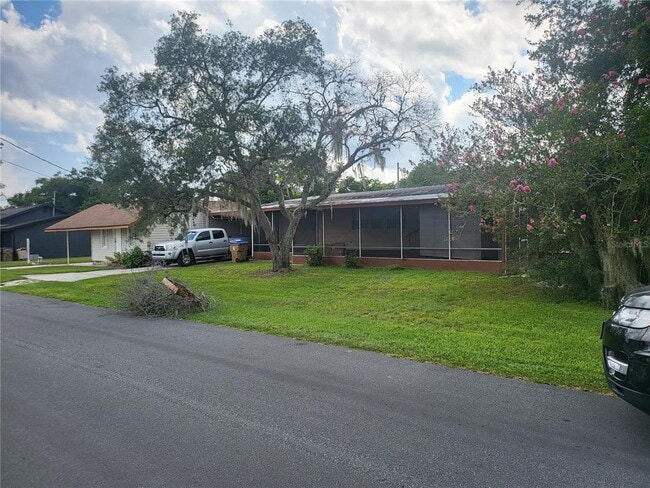 property at 1634 Dolphin Dr