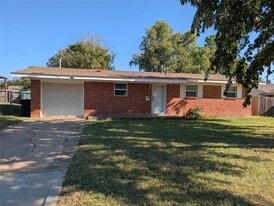 1404 Heather Ln in Moore, OK - Building Photo