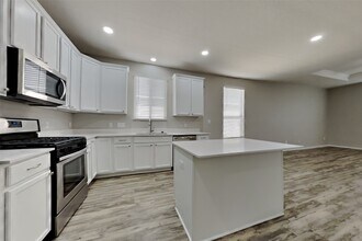 4295 Roaring Timber Dr in Conroe, TX - Building Photo - Building Photo