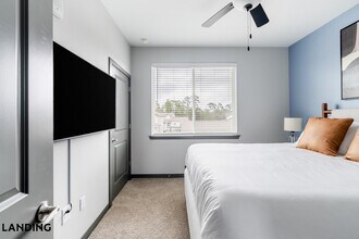 8511 Myslak Wy, Unit 8572E in Pensacola, FL - Foto de edificio - Building Photo