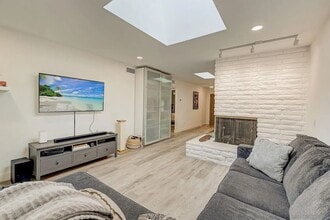 810 E Washington Ave in Escondido, CA - Building Photo - Building Photo