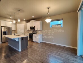 8817 Grandview Dr in Pasco, WA - Building Photo - Building Photo