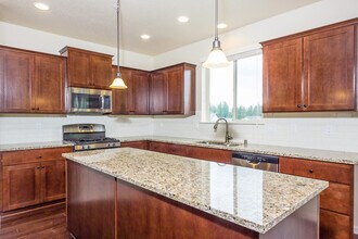 2160 NE 38th Cir in Camas, WA - Building Photo - Building Photo