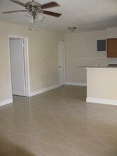 819 NE 14th Pl-Unit -2 in Fort Lauderdale, FL - Building Photo - Building Photo