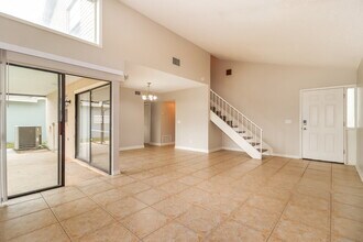 10375 Chadbourne Dr in Tampa, FL - Foto de edificio - Building Photo