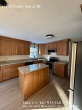 562A Third Range Rd in Pembroke, NH - Building Photo - Building Photo