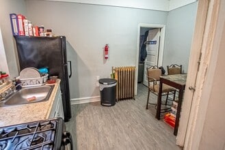 3864 W Girard Ave in Philadelphia, PA - Building Photo - Building Photo