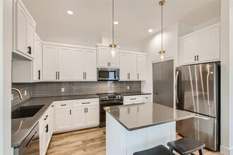642 Cypress Ln in Cottonwood Shores, TX - Building Photo - Building Photo