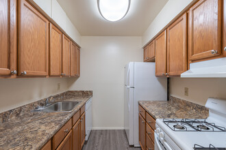 Plaza Apartments in Lebanon, PA - Building Photo - Interior Photo