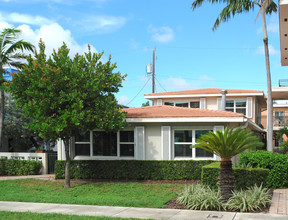 4217 El Mar Dr in Fort Lauderdale, FL - Building Photo - Building Photo