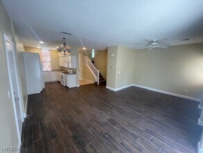 137 Coronation Ave in Las Vegas, NV - Building Photo - Building Photo