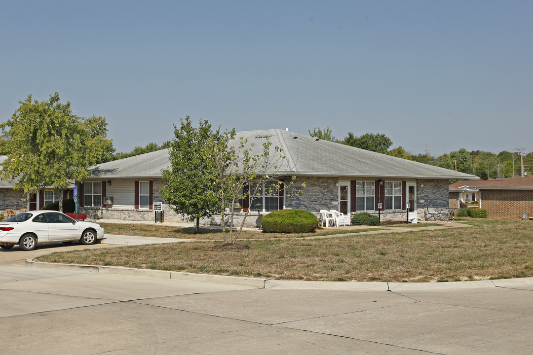 Troy Estates in Troy, MO - Building Photo